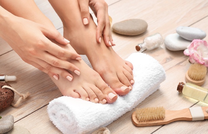 Features of French Pedicure